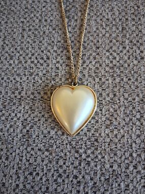 Vintage Gold Heart Pendant Necklace with Cream Inset